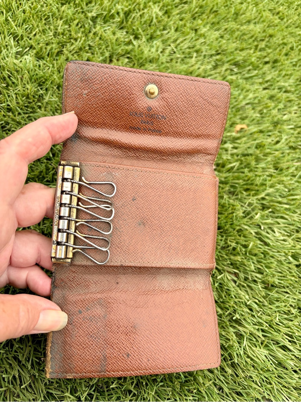 Louis Vuitton Monogram KeyCase France Datecode Authentic - Picture 5 of 12